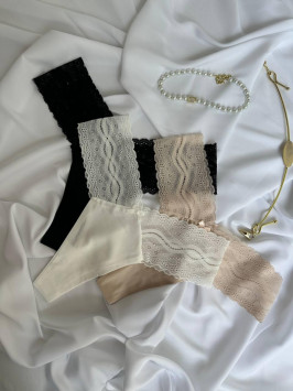 Set delicat din 3 chiloți din dantelă Delicate Lace