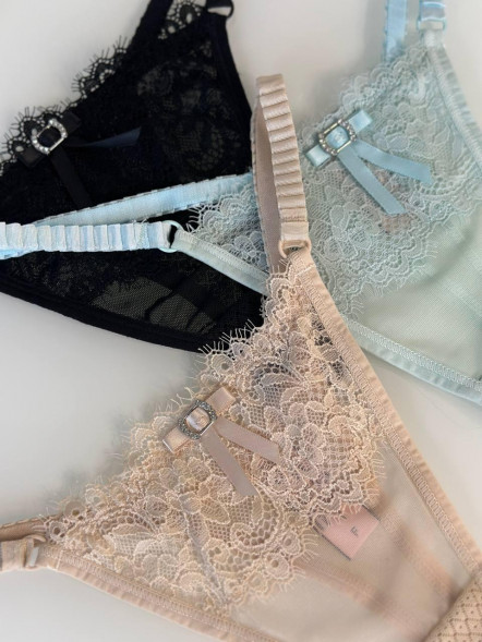 Set delicat din 3 chiloți de dantelă Lace Delight Trio