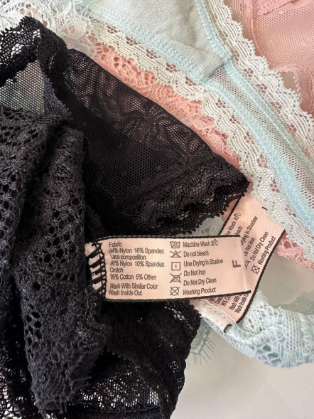 Set tanga delicat din dantelă Delicate Lace Trio