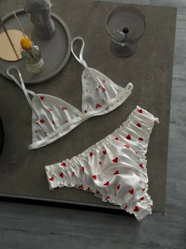 Set lenjerie din "Satin Heartfelt"